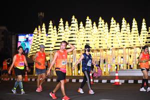 BIB: 2073, 432, 2735
                            <button type="button" onclick="openModal(16576299)" class="btn btn-primary btn-sm float-right btn-popup" data-toggle="modal" data-target=".modal-high-quality">
                        <i class="fas fa-shopping-cart"></i> Add to Cart
                    </button>
                                            <button type="button" onclick="isThisMe(16576299, true)" class="btn btn-success btn-sm float-right btn-popup btn-isme hidden" data-toggle="tooltip" data-placement="bottom" title="นี่คือรูปของคุณใช่ไหม คลิกที่นี่เพื่อเอาเข้าอัลบั้ม">
                        <i class="fas fa-plus"></i> Add to album
                    </button>
                    <button type="button" onclick="isThisMe(16576299, false)" class="btn btn-warning btn-sm float-right btn-popup btn-isnotme hidden">
                        <i class="fas fa-ban"></i> Remove from album
                    </button>
