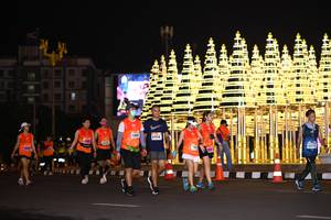 BIB: 2340, 432
                            <button type="button" onclick="openModal(16594260)" class="btn btn-primary btn-sm float-right btn-popup" data-toggle="modal" data-target=".modal-high-quality">
                        <i class="fas fa-shopping-cart"></i> Add to Cart
                    </button>
                                            <button type="button" onclick="isThisMe(16594260, true)" class="btn btn-success btn-sm float-right btn-popup btn-isme hidden" data-toggle="tooltip" data-placement="bottom" title="นี่คือรูปของคุณใช่ไหม คลิกที่นี่เพื่อเอาเข้าอัลบั้ม">
                        <i class="fas fa-plus"></i> Add to album
                    </button>
                    <button type="button" onclick="isThisMe(16594260, false)" class="btn btn-warning btn-sm float-right btn-popup btn-isnotme hidden">
                        <i class="fas fa-ban"></i> Remove from album
                    </button>
