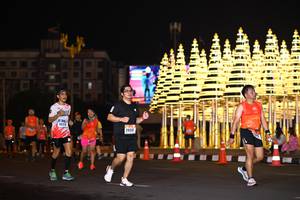 BIB: 4021, 24351
                            <button type="button" onclick="openModal(16575700)" class="btn btn-primary btn-sm float-right btn-popup" data-toggle="modal" data-target=".modal-high-quality">
                        <i class="fas fa-shopping-cart"></i> Add to Cart
                    </button>
                                            <button type="button" onclick="isThisMe(16575700, true)" class="btn btn-success btn-sm float-right btn-popup btn-isme hidden" data-toggle="tooltip" data-placement="bottom" title="นี่คือรูปของคุณใช่ไหม คลิกที่นี่เพื่อเอาเข้าอัลบั้ม">
                        <i class="fas fa-plus"></i> Add to album
                    </button>
                    <button type="button" onclick="isThisMe(16575700, false)" class="btn btn-warning btn-sm float-right btn-popup btn-isnotme hidden">
                        <i class="fas fa-ban"></i> Remove from album
                    </button>