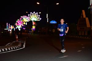 BIB: 2912
                            <button type="button" onclick="openModal(17281203)" class="btn btn-primary btn-sm float-right btn-popup" data-toggle="modal" data-target=".modal-high-quality">
                        <i class="fas fa-shopping-cart"></i> Add to Cart
                    </button>
                                            <button type="button" onclick="isThisMe(17281203, true)" class="btn btn-success btn-sm float-right btn-popup btn-isme hidden" data-toggle="tooltip" data-placement="bottom" title="นี่คือรูปของคุณใช่ไหม คลิกที่นี่เพื่อเอาเข้าอัลบั้ม">
                        <i class="fas fa-plus"></i> Add to album
                    </button>
                    <button type="button" onclick="isThisMe(17281203, false)" class="btn btn-warning btn-sm float-right btn-popup btn-isnotme hidden">
                        <i class="fas fa-ban"></i> Remove from album
                    </button>