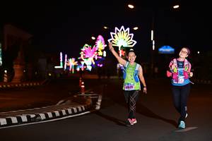 BIB: 44639
                            <button type="button" onclick="openModal(17276896)" class="btn btn-primary btn-sm float-right btn-popup" data-toggle="modal" data-target=".modal-high-quality">
                        <i class="fas fa-shopping-cart"></i> Add to Cart
                    </button>
                                            <button type="button" onclick="isThisMe(17276896, true)" class="btn btn-success btn-sm float-right btn-popup btn-isme hidden" data-toggle="tooltip" data-placement="bottom" title="นี่คือรูปของคุณใช่ไหม คลิกที่นี่เพื่อเอาเข้าอัลบั้ม">
                        <i class="fas fa-plus"></i> Add to album
                    </button>
                    <button type="button" onclick="isThisMe(17276896, false)" class="btn btn-warning btn-sm float-right btn-popup btn-isnotme hidden">
                        <i class="fas fa-ban"></i> Remove from album
                    </button>