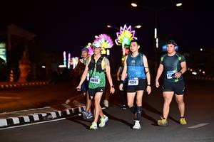 BIB: 413, 10098, 41255
                            <button type="button" onclick="openModal(17292562)" class="btn btn-primary btn-sm float-right btn-popup" data-toggle="modal" data-target=".modal-high-quality">
                        <i class="fas fa-shopping-cart"></i> Add to Cart
                    </button>
                                            <button type="button" onclick="isThisMe(17292562, true)" class="btn btn-success btn-sm float-right btn-popup btn-isme hidden" data-toggle="tooltip" data-placement="bottom" title="นี่คือรูปของคุณใช่ไหม คลิกที่นี่เพื่อเอาเข้าอัลบั้ม">
                        <i class="fas fa-plus"></i> Add to album
                    </button>
                    <button type="button" onclick="isThisMe(17292562, false)" class="btn btn-warning btn-sm float-right btn-popup btn-isnotme hidden">
                        <i class="fas fa-ban"></i> Remove from album
                    </button>