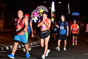 BIB: 1762, 27255
                            <button type="button" onclick="openModal(17258451)" class="btn btn-primary btn-sm float-right btn-popup" data-toggle="modal" data-target=".modal-high-quality">
                        <i class="fas fa-shopping-cart"></i> Add to Cart
                    </button>
                                            <button type="button" onclick="isThisMe(17258451, true)" class="btn btn-success btn-sm float-right btn-popup btn-isme hidden" data-toggle="tooltip" data-placement="bottom" title="นี่คือรูปของคุณใช่ไหม คลิกที่นี่เพื่อเอาเข้าอัลบั้ม">
                        <i class="fas fa-plus"></i> Add to album
                    </button>
                    <button type="button" onclick="isThisMe(17258451, false)" class="btn btn-warning btn-sm float-right btn-popup btn-isnotme hidden">
                        <i class="fas fa-ban"></i> Remove from album
                    </button>