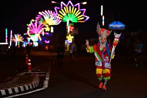 BIB: 42818
                            <button type="button" onclick="openModal(17277424)" class="btn btn-primary btn-sm float-right btn-popup" data-toggle="modal" data-target=".modal-high-quality">
                        <i class="fas fa-shopping-cart"></i> Add to Cart
                    </button>
                                            <button type="button" onclick="isThisMe(17277424, true)" class="btn btn-success btn-sm float-right btn-popup btn-isme hidden" data-toggle="tooltip" data-placement="bottom" title="นี่คือรูปของคุณใช่ไหม คลิกที่นี่เพื่อเอาเข้าอัลบั้ม">
                        <i class="fas fa-plus"></i> Add to album
                    </button>
                    <button type="button" onclick="isThisMe(17277424, false)" class="btn btn-warning btn-sm float-right btn-popup btn-isnotme hidden">
                        <i class="fas fa-ban"></i> Remove from album
                    </button>