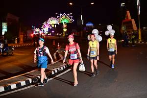 BIB: 7842
                            <button type="button" onclick="openModal(17293474)" class="btn btn-primary btn-sm float-right btn-popup" data-toggle="modal" data-target=".modal-high-quality">
                        <i class="fas fa-shopping-cart"></i> Add to Cart
                    </button>
                                            <button type="button" onclick="isThisMe(17293474, true)" class="btn btn-success btn-sm float-right btn-popup btn-isme hidden" data-toggle="tooltip" data-placement="bottom" title="นี่คือรูปของคุณใช่ไหม คลิกที่นี่เพื่อเอาเข้าอัลบั้ม">
                        <i class="fas fa-plus"></i> Add to album
                    </button>
                    <button type="button" onclick="isThisMe(17293474, false)" class="btn btn-warning btn-sm float-right btn-popup btn-isnotme hidden">
                        <i class="fas fa-ban"></i> Remove from album
                    </button>