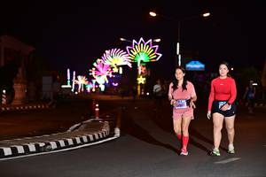 BIB: 4603
                            <button type="button" onclick="openModal(17290133)" class="btn btn-primary btn-sm float-right btn-popup" data-toggle="modal" data-target=".modal-high-quality">
                        <i class="fas fa-shopping-cart"></i> Add to Cart
                    </button>
                                            <button type="button" onclick="isThisMe(17290133, true)" class="btn btn-success btn-sm float-right btn-popup btn-isme hidden" data-toggle="tooltip" data-placement="bottom" title="นี่คือรูปของคุณใช่ไหม คลิกที่นี่เพื่อเอาเข้าอัลบั้ม">
                        <i class="fas fa-plus"></i> Add to album
                    </button>
                    <button type="button" onclick="isThisMe(17290133, false)" class="btn btn-warning btn-sm float-right btn-popup btn-isnotme hidden">
                        <i class="fas fa-ban"></i> Remove from album
                    </button>