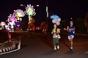 BIB: 4133, 
                            <button type="button" onclick="openModal(17293071)" class="btn btn-primary btn-sm float-right btn-popup" data-toggle="modal" data-target=".modal-high-quality">
                        <i class="fas fa-shopping-cart"></i> Add to Cart
                    </button>
                                            <button type="button" onclick="isThisMe(17293071, true)" class="btn btn-success btn-sm float-right btn-popup btn-isme hidden" data-toggle="tooltip" data-placement="bottom" title="นี่คือรูปของคุณใช่ไหม คลิกที่นี่เพื่อเอาเข้าอัลบั้ม">
                        <i class="fas fa-plus"></i> Add to album
                    </button>
                    <button type="button" onclick="isThisMe(17293071, false)" class="btn btn-warning btn-sm float-right btn-popup btn-isnotme hidden">
                        <i class="fas fa-ban"></i> Remove from album
                    </button>