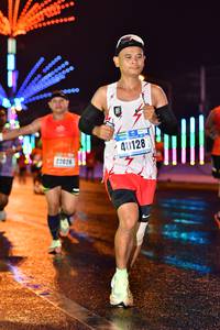 BIB: 40128, 22026
                            <button type="button" onclick="openModal(16537220)" class="btn btn-primary btn-sm float-right btn-popup" data-toggle="modal" data-target=".modal-high-quality">
                        <i class="fas fa-shopping-cart"></i> Add to Cart
                    </button>
                                            <button type="button" onclick="isThisMe(16537220, true)" class="btn btn-success btn-sm float-right btn-popup btn-isme hidden" data-toggle="tooltip" data-placement="bottom" title="นี่คือรูปของคุณใช่ไหม คลิกที่นี่เพื่อเอาเข้าอัลบั้ม">
                        <i class="fas fa-plus"></i> Add to album
                    </button>
                    <button type="button" onclick="isThisMe(16537220, false)" class="btn btn-warning btn-sm float-right btn-popup btn-isnotme hidden">
                        <i class="fas fa-ban"></i> Remove from album
                    </button>