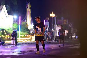 BIB: 40320
                            <button type="button" onclick="openModal(16733919)" class="btn btn-primary btn-sm float-right btn-popup" data-toggle="modal" data-target=".modal-high-quality">
                        <i class="fas fa-shopping-cart"></i> Add to Cart
                    </button>
                                            <button type="button" onclick="isThisMe(16733919, true)" class="btn btn-success btn-sm float-right btn-popup btn-isme hidden" data-toggle="tooltip" data-placement="bottom" title="นี่คือรูปของคุณใช่ไหม คลิกที่นี่เพื่อเอาเข้าอัลบั้ม">
                        <i class="fas fa-plus"></i> Add to album
                    </button>
                    <button type="button" onclick="isThisMe(16733919, false)" class="btn btn-warning btn-sm float-right btn-popup btn-isnotme hidden">
                        <i class="fas fa-ban"></i> Remove from album
                    </button>