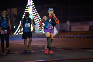 BIB: 4085, 4717, 445
                            <button type="button" onclick="openModal(16424507)" class="btn btn-primary btn-sm float-right btn-popup" data-toggle="modal" data-target=".modal-high-quality">
                        <i class="fas fa-shopping-cart"></i> Add to Cart
                    </button>
                                            <button type="button" onclick="isThisMe(16424507, true)" class="btn btn-success btn-sm float-right btn-popup btn-isme hidden" data-toggle="tooltip" data-placement="bottom" title="นี่คือรูปของคุณใช่ไหม คลิกที่นี่เพื่อเอาเข้าอัลบั้ม">
                        <i class="fas fa-plus"></i> Add to album
                    </button>
                    <button type="button" onclick="isThisMe(16424507, false)" class="btn btn-warning btn-sm float-right btn-popup btn-isnotme hidden">
                        <i class="fas fa-ban"></i> Remove from album
                    </button>