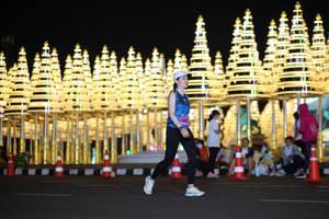 BIB: 465
                            <button type="button" onclick="openModal(17255805)" class="btn btn-primary btn-sm float-right btn-popup" data-toggle="modal" data-target=".modal-high-quality">
                        <i class="fas fa-shopping-cart"></i> Add to Cart
                    </button>
                                            <button type="button" onclick="isThisMe(17255805, true)" class="btn btn-success btn-sm float-right btn-popup btn-isme hidden" data-toggle="tooltip" data-placement="bottom" title="นี่คือรูปของคุณใช่ไหม คลิกที่นี่เพื่อเอาเข้าอัลบั้ม">
                        <i class="fas fa-plus"></i> Add to album
                    </button>
                    <button type="button" onclick="isThisMe(17255805, false)" class="btn btn-warning btn-sm float-right btn-popup btn-isnotme hidden">
                        <i class="fas fa-ban"></i> Remove from album
                    </button>