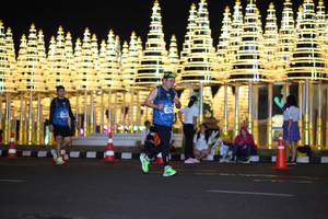 BIB: 427, 
                            <button type="button" onclick="openModal(17253092)" class="btn btn-primary btn-sm float-right btn-popup" data-toggle="modal" data-target=".modal-high-quality">
                        <i class="fas fa-shopping-cart"></i> Add to Cart
                    </button>
                                            <button type="button" onclick="isThisMe(17253092, true)" class="btn btn-success btn-sm float-right btn-popup btn-isme hidden" data-toggle="tooltip" data-placement="bottom" title="นี่คือรูปของคุณใช่ไหม คลิกที่นี่เพื่อเอาเข้าอัลบั้ม">
                        <i class="fas fa-plus"></i> Add to album
                    </button>
                    <button type="button" onclick="isThisMe(17253092, false)" class="btn btn-warning btn-sm float-right btn-popup btn-isnotme hidden">
                        <i class="fas fa-ban"></i> Remove from album
                    </button>