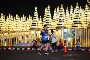 BIB: 6340
                            <button type="button" onclick="openModal(17254555)" class="btn btn-primary btn-sm float-right btn-popup" data-toggle="modal" data-target=".modal-high-quality">
                        <i class="fas fa-shopping-cart"></i> Add to Cart
                    </button>
                                            <button type="button" onclick="isThisMe(17254555, true)" class="btn btn-success btn-sm float-right btn-popup btn-isme hidden" data-toggle="tooltip" data-placement="bottom" title="นี่คือรูปของคุณใช่ไหม คลิกที่นี่เพื่อเอาเข้าอัลบั้ม">
                        <i class="fas fa-plus"></i> Add to album
                    </button>
                    <button type="button" onclick="isThisMe(17254555, false)" class="btn btn-warning btn-sm float-right btn-popup btn-isnotme hidden">
                        <i class="fas fa-ban"></i> Remove from album
                    </button>