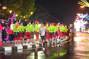 BIB: 40174
                            <button type="button" onclick="openModal(17059157)" class="btn btn-primary btn-sm float-right btn-popup" data-toggle="modal" data-target=".modal-high-quality">
                        <i class="fas fa-shopping-cart"></i> Add to Cart
                    </button>
                                            <button type="button" onclick="isThisMe(17059157, true)" class="btn btn-success btn-sm float-right btn-popup btn-isme hidden" data-toggle="tooltip" data-placement="bottom" title="นี่คือรูปของคุณใช่ไหม คลิกที่นี่เพื่อเอาเข้าอัลบั้ม">
                        <i class="fas fa-plus"></i> Add to album
                    </button>
                    <button type="button" onclick="isThisMe(17059157, false)" class="btn btn-warning btn-sm float-right btn-popup btn-isnotme hidden">
                        <i class="fas fa-ban"></i> Remove from album
                    </button>