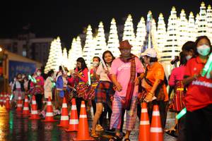 BIB: 
                            <button type="button" onclick="openModal(17051308)" class="btn btn-primary btn-sm float-right btn-popup" data-toggle="modal" data-target=".modal-high-quality">
                        <i class="fas fa-shopping-cart"></i> Add to Cart
                    </button>
                                            <button type="button" onclick="isThisMe(17051308, true)" class="btn btn-success btn-sm float-right btn-popup btn-isme hidden" data-toggle="tooltip" data-placement="bottom" title="นี่คือรูปของคุณใช่ไหม คลิกที่นี่เพื่อเอาเข้าอัลบั้ม">
                        <i class="fas fa-plus"></i> Add to album
                    </button>
                    <button type="button" onclick="isThisMe(17051308, false)" class="btn btn-warning btn-sm float-right btn-popup btn-isnotme hidden">
                        <i class="fas fa-ban"></i> Remove from album
                    </button>