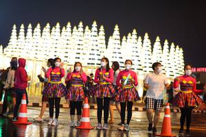 BIB: 
                            <button type="button" onclick="openModal(17051575)" class="btn btn-primary btn-sm float-right btn-popup" data-toggle="modal" data-target=".modal-high-quality">
                        <i class="fas fa-shopping-cart"></i> Add to Cart
                    </button>
                                            <button type="button" onclick="isThisMe(17051575, true)" class="btn btn-success btn-sm float-right btn-popup btn-isme hidden" data-toggle="tooltip" data-placement="bottom" title="นี่คือรูปของคุณใช่ไหม คลิกที่นี่เพื่อเอาเข้าอัลบั้ม">
                        <i class="fas fa-plus"></i> Add to album
                    </button>
                    <button type="button" onclick="isThisMe(17051575, false)" class="btn btn-warning btn-sm float-right btn-popup btn-isnotme hidden">
                        <i class="fas fa-ban"></i> Remove from album
                    </button>