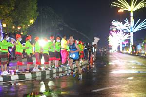 BIB: 4011
                            <button type="button" onclick="openModal(17056409)" class="btn btn-primary btn-sm float-right btn-popup" data-toggle="modal" data-target=".modal-high-quality">
                        <i class="fas fa-shopping-cart"></i> Add to Cart
                    </button>
                                            <button type="button" onclick="isThisMe(17056409, true)" class="btn btn-success btn-sm float-right btn-popup btn-isme hidden" data-toggle="tooltip" data-placement="bottom" title="นี่คือรูปของคุณใช่ไหม คลิกที่นี่เพื่อเอาเข้าอัลบั้ม">
                        <i class="fas fa-plus"></i> Add to album
                    </button>
                    <button type="button" onclick="isThisMe(17056409, false)" class="btn btn-warning btn-sm float-right btn-popup btn-isnotme hidden">
                        <i class="fas fa-ban"></i> Remove from album
                    </button>