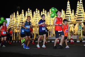 BIB: 42147
                            <button type="button" onclick="openModal(17104604)" class="btn btn-primary btn-sm float-right btn-popup" data-toggle="modal" data-target=".modal-high-quality">
                        <i class="fas fa-shopping-cart"></i> Add to Cart
                    </button>
                                            <button type="button" onclick="isThisMe(17104604, true)" class="btn btn-success btn-sm float-right btn-popup btn-isme hidden" data-toggle="tooltip" data-placement="bottom" title="นี่คือรูปของคุณใช่ไหม คลิกที่นี่เพื่อเอาเข้าอัลบั้ม">
                        <i class="fas fa-plus"></i> Add to album
                    </button>
                    <button type="button" onclick="isThisMe(17104604, false)" class="btn btn-warning btn-sm float-right btn-popup btn-isnotme hidden">
                        <i class="fas fa-ban"></i> Remove from album
                    </button>