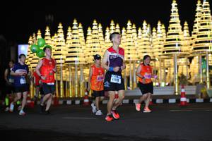 BIB: 271, 41828
                            <button type="button" onclick="openModal(17104483)" class="btn btn-primary btn-sm float-right btn-popup" data-toggle="modal" data-target=".modal-high-quality">
                        <i class="fas fa-shopping-cart"></i> Add to Cart
                    </button>
                                            <button type="button" onclick="isThisMe(17104483, true)" class="btn btn-success btn-sm float-right btn-popup btn-isme hidden" data-toggle="tooltip" data-placement="bottom" title="นี่คือรูปของคุณใช่ไหม คลิกที่นี่เพื่อเอาเข้าอัลบั้ม">
                        <i class="fas fa-plus"></i> Add to album
                    </button>
                    <button type="button" onclick="isThisMe(17104483, false)" class="btn btn-warning btn-sm float-right btn-popup btn-isnotme hidden">
                        <i class="fas fa-ban"></i> Remove from album
                    </button>