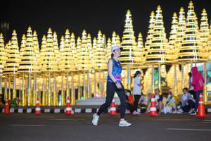 BIB: 
                            <button type="button" onclick="openModal(18185739)" class="btn btn-primary btn-sm float-right btn-popup" data-toggle="modal" data-target=".modal-high-quality">
                        <i class="fas fa-shopping-cart"></i> Add to Cart
                    </button>
                                            <button type="button" onclick="isThisMe(18185739, true)" class="btn btn-success btn-sm float-right btn-popup btn-isme hidden" data-toggle="tooltip" data-placement="bottom" title="นี่คือรูปของคุณใช่ไหม คลิกที่นี่เพื่อเอาเข้าอัลบั้ม">
                        <i class="fas fa-plus"></i> Add to album
                    </button>
                    <button type="button" onclick="isThisMe(18185739, false)" class="btn btn-warning btn-sm float-right btn-popup btn-isnotme hidden">
                        <i class="fas fa-ban"></i> Remove from album
                    </button>