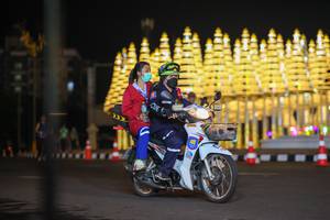 BIB: 
                            <button type="button" onclick="openModal(18185776)" class="btn btn-primary btn-sm float-right btn-popup" data-toggle="modal" data-target=".modal-high-quality">
                        <i class="fas fa-shopping-cart"></i> Add to Cart
                    </button>
                                            <button type="button" onclick="isThisMe(18185776, true)" class="btn btn-success btn-sm float-right btn-popup btn-isme hidden" data-toggle="tooltip" data-placement="bottom" title="นี่คือรูปของคุณใช่ไหม คลิกที่นี่เพื่อเอาเข้าอัลบั้ม">
                        <i class="fas fa-plus"></i> Add to album
                    </button>
                    <button type="button" onclick="isThisMe(18185776, false)" class="btn btn-warning btn-sm float-right btn-popup btn-isnotme hidden">
                        <i class="fas fa-ban"></i> Remove from album
                    </button>