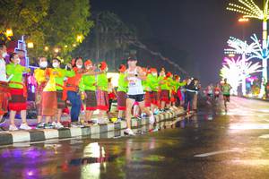 BIB: 204
                            <button type="button" onclick="openModal(18104558)" class="btn btn-primary btn-sm float-right btn-popup" data-toggle="modal" data-target=".modal-high-quality">
                        <i class="fas fa-shopping-cart"></i> Add to Cart
                    </button>
                                            <button type="button" onclick="isThisMe(18104558, true)" class="btn btn-success btn-sm float-right btn-popup btn-isme hidden" data-toggle="tooltip" data-placement="bottom" title="นี่คือรูปของคุณใช่ไหม คลิกที่นี่เพื่อเอาเข้าอัลบั้ม">
                        <i class="fas fa-plus"></i> Add to album
                    </button>
                    <button type="button" onclick="isThisMe(18104558, false)" class="btn btn-warning btn-sm float-right btn-popup btn-isnotme hidden">
                        <i class="fas fa-ban"></i> Remove from album
                    </button>