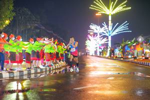 BIB: 
                            <button type="button" onclick="openModal(18104648)" class="btn btn-primary btn-sm float-right btn-popup" data-toggle="modal" data-target=".modal-high-quality">
                        <i class="fas fa-shopping-cart"></i> Add to Cart
                    </button>
                                            <button type="button" onclick="isThisMe(18104648, true)" class="btn btn-success btn-sm float-right btn-popup btn-isme hidden" data-toggle="tooltip" data-placement="bottom" title="นี่คือรูปของคุณใช่ไหม คลิกที่นี่เพื่อเอาเข้าอัลบั้ม">
                        <i class="fas fa-plus"></i> Add to album
                    </button>
                    <button type="button" onclick="isThisMe(18104648, false)" class="btn btn-warning btn-sm float-right btn-popup btn-isnotme hidden">
                        <i class="fas fa-ban"></i> Remove from album
                    </button>