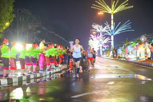 BIB: 
                            <button type="button" onclick="openModal(18104733)" class="btn btn-primary btn-sm float-right btn-popup" data-toggle="modal" data-target=".modal-high-quality">
                        <i class="fas fa-shopping-cart"></i> Add to Cart
                    </button>
                                            <button type="button" onclick="isThisMe(18104733, true)" class="btn btn-success btn-sm float-right btn-popup btn-isme hidden" data-toggle="tooltip" data-placement="bottom" title="นี่คือรูปของคุณใช่ไหม คลิกที่นี่เพื่อเอาเข้าอัลบั้ม">
                        <i class="fas fa-plus"></i> Add to album
                    </button>
                    <button type="button" onclick="isThisMe(18104733, false)" class="btn btn-warning btn-sm float-right btn-popup btn-isnotme hidden">
                        <i class="fas fa-ban"></i> Remove from album
                    </button>