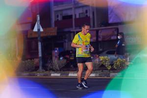 BIB: 240
                            <button type="button" onclick="openModal(17655021)" class="btn btn-primary btn-sm float-right btn-popup" data-toggle="modal" data-target=".modal-high-quality">
                        <i class="fas fa-shopping-cart"></i> Add to Cart
                    </button>
                                            <button type="button" onclick="isThisMe(17655021, true)" class="btn btn-success btn-sm float-right btn-popup btn-isme hidden" data-toggle="tooltip" data-placement="bottom" title="นี่คือรูปของคุณใช่ไหม คลิกที่นี่เพื่อเอาเข้าอัลบั้ม">
                        <i class="fas fa-plus"></i> Add to album
                    </button>
                    <button type="button" onclick="isThisMe(17655021, false)" class="btn btn-warning btn-sm float-right btn-popup btn-isnotme hidden">
                        <i class="fas fa-ban"></i> Remove from album
                    </button>