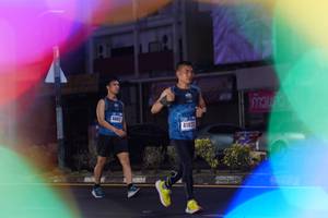 BIB: 4005, 4102
                            <button type="button" onclick="openModal(17320581)" class="btn btn-primary btn-sm float-right btn-popup" data-toggle="modal" data-target=".modal-high-quality">
                        <i class="fas fa-shopping-cart"></i> Add to Cart
                    </button>
                                            <button type="button" onclick="isThisMe(17320581, true)" class="btn btn-success btn-sm float-right btn-popup btn-isme hidden" data-toggle="tooltip" data-placement="bottom" title="นี่คือรูปของคุณใช่ไหม คลิกที่นี่เพื่อเอาเข้าอัลบั้ม">
                        <i class="fas fa-plus"></i> Add to album
                    </button>
                    <button type="button" onclick="isThisMe(17320581, false)" class="btn btn-warning btn-sm float-right btn-popup btn-isnotme hidden">
                        <i class="fas fa-ban"></i> Remove from album
                    </button>