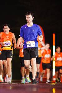 BIB: 7024, 242
                            <button type="button" onclick="openModal(17716918)" class="btn btn-primary btn-sm float-right btn-popup" data-toggle="modal" data-target=".modal-high-quality">
                        <i class="fas fa-shopping-cart"></i> Add to Cart
                    </button>
                                            <button type="button" onclick="isThisMe(17716918, true)" class="btn btn-success btn-sm float-right btn-popup btn-isme hidden" data-toggle="tooltip" data-placement="bottom" title="นี่คือรูปของคุณใช่ไหม คลิกที่นี่เพื่อเอาเข้าอัลบั้ม">
                        <i class="fas fa-plus"></i> Add to album
                    </button>
                    <button type="button" onclick="isThisMe(17716918, false)" class="btn btn-warning btn-sm float-right btn-popup btn-isnotme hidden">
                        <i class="fas fa-ban"></i> Remove from album
                    </button>