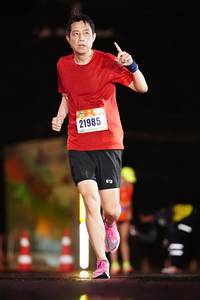 BIB: 21985
                            <button type="button" onclick="openModal(17701715)" class="btn btn-primary btn-sm float-right btn-popup" data-toggle="modal" data-target=".modal-high-quality">
                        <i class="fas fa-shopping-cart"></i> Add to Cart
                    </button>
                                            <button type="button" onclick="isThisMe(17701715, true)" class="btn btn-success btn-sm float-right btn-popup btn-isme hidden" data-toggle="tooltip" data-placement="bottom" title="นี่คือรูปของคุณใช่ไหม คลิกที่นี่เพื่อเอาเข้าอัลบั้ม">
                        <i class="fas fa-plus"></i> Add to album
                    </button>
                    <button type="button" onclick="isThisMe(17701715, false)" class="btn btn-warning btn-sm float-right btn-popup btn-isnotme hidden">
                        <i class="fas fa-ban"></i> Remove from album
                    </button>