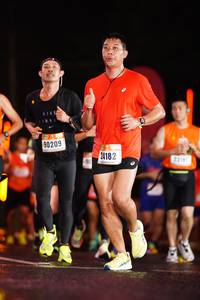 BIB: 90209, 24182, 2315
                            <button type="button" onclick="openModal(17673934)" class="btn btn-primary btn-sm float-right btn-popup" data-toggle="modal" data-target=".modal-high-quality">
                        <i class="fas fa-shopping-cart"></i> Add to Cart
                    </button>
                                            <button type="button" onclick="isThisMe(17673934, true)" class="btn btn-success btn-sm float-right btn-popup btn-isme hidden" data-toggle="tooltip" data-placement="bottom" title="นี่คือรูปของคุณใช่ไหม คลิกที่นี่เพื่อเอาเข้าอัลบั้ม">
                        <i class="fas fa-plus"></i> Add to album
                    </button>
                    <button type="button" onclick="isThisMe(17673934, false)" class="btn btn-warning btn-sm float-right btn-popup btn-isnotme hidden">
                        <i class="fas fa-ban"></i> Remove from album
                    </button>