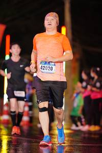 BIB: 42020
                            <button type="button" onclick="openModal(17654816)" class="btn btn-primary btn-sm float-right btn-popup" data-toggle="modal" data-target=".modal-high-quality">
                        <i class="fas fa-shopping-cart"></i> Add to Cart
                    </button>
                                            <button type="button" onclick="isThisMe(17654816, true)" class="btn btn-success btn-sm float-right btn-popup btn-isme hidden" data-toggle="tooltip" data-placement="bottom" title="นี่คือรูปของคุณใช่ไหม คลิกที่นี่เพื่อเอาเข้าอัลบั้ม">
                        <i class="fas fa-plus"></i> Add to album
                    </button>
                    <button type="button" onclick="isThisMe(17654816, false)" class="btn btn-warning btn-sm float-right btn-popup btn-isnotme hidden">
                        <i class="fas fa-ban"></i> Remove from album
                    </button>