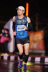 BIB: 40039
                            <button type="button" onclick="openModal(17651848)" class="btn btn-primary btn-sm float-right btn-popup" data-toggle="modal" data-target=".modal-high-quality">
                        <i class="fas fa-shopping-cart"></i> Add to Cart
                    </button>
                                            <button type="button" onclick="isThisMe(17651848, true)" class="btn btn-success btn-sm float-right btn-popup btn-isme hidden" data-toggle="tooltip" data-placement="bottom" title="นี่คือรูปของคุณใช่ไหม คลิกที่นี่เพื่อเอาเข้าอัลบั้ม">
                        <i class="fas fa-plus"></i> Add to album
                    </button>
                    <button type="button" onclick="isThisMe(17651848, false)" class="btn btn-warning btn-sm float-right btn-popup btn-isnotme hidden">
                        <i class="fas fa-ban"></i> Remove from album
                    </button>