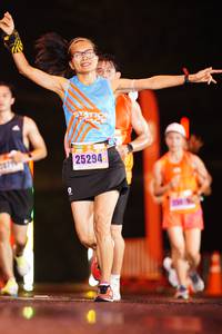 BIB: 25294
                            <button type="button" onclick="openModal(16459182)" class="btn btn-primary btn-sm float-right btn-popup" data-toggle="modal" data-target=".modal-high-quality">
                        <i class="fas fa-shopping-cart"></i> Add to Cart
                    </button>
                                            <button type="button" onclick="isThisMe(16459182, true)" class="btn btn-success btn-sm float-right btn-popup btn-isme hidden" data-toggle="tooltip" data-placement="bottom" title="นี่คือรูปของคุณใช่ไหม คลิกที่นี่เพื่อเอาเข้าอัลบั้ม">
                        <i class="fas fa-plus"></i> Add to album
                    </button>
                    <button type="button" onclick="isThisMe(16459182, false)" class="btn btn-warning btn-sm float-right btn-popup btn-isnotme hidden">
                        <i class="fas fa-ban"></i> Remove from album
                    </button>