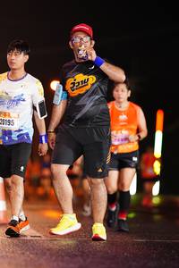 BIB: 20195
                            <button type="button" onclick="openModal(16465793)" class="btn btn-primary btn-sm float-right btn-popup" data-toggle="modal" data-target=".modal-high-quality">
                        <i class="fas fa-shopping-cart"></i> Add to Cart
                    </button>
                                            <button type="button" onclick="isThisMe(16465793, true)" class="btn btn-success btn-sm float-right btn-popup btn-isme hidden" data-toggle="tooltip" data-placement="bottom" title="นี่คือรูปของคุณใช่ไหม คลิกที่นี่เพื่อเอาเข้าอัลบั้ม">
                        <i class="fas fa-plus"></i> Add to album
                    </button>
                    <button type="button" onclick="isThisMe(16465793, false)" class="btn btn-warning btn-sm float-right btn-popup btn-isnotme hidden">
                        <i class="fas fa-ban"></i> Remove from album
                    </button>