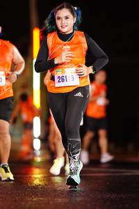 BIB: 261
                            <button type="button" onclick="openModal(16389199)" class="btn btn-primary btn-sm float-right btn-popup" data-toggle="modal" data-target=".modal-high-quality">
                        <i class="fas fa-shopping-cart"></i> Add to Cart
                    </button>
                                            <button type="button" onclick="isThisMe(16389199, true)" class="btn btn-success btn-sm float-right btn-popup btn-isme hidden" data-toggle="tooltip" data-placement="bottom" title="นี่คือรูปของคุณใช่ไหม คลิกที่นี่เพื่อเอาเข้าอัลบั้ม">
                        <i class="fas fa-plus"></i> Add to album
                    </button>
                    <button type="button" onclick="isThisMe(16389199, false)" class="btn btn-warning btn-sm float-right btn-popup btn-isnotme hidden">
                        <i class="fas fa-ban"></i> Remove from album
                    </button>