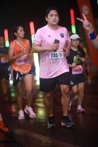 BIB: 26585, 23575, 75623
                            <button type="button" onclick="openModal(16274154)" class="btn btn-primary btn-sm float-right btn-popup" data-toggle="modal" data-target=".modal-high-quality">
                        <i class="fas fa-shopping-cart"></i> Add to Cart
                    </button>
                                            <button type="button" onclick="isThisMe(16274154, true)" class="btn btn-success btn-sm float-right btn-popup btn-isme hidden" data-toggle="tooltip" data-placement="bottom" title="นี่คือรูปของคุณใช่ไหม คลิกที่นี่เพื่อเอาเข้าอัลบั้ม">
                        <i class="fas fa-plus"></i> Add to album
                    </button>
                    <button type="button" onclick="isThisMe(16274154, false)" class="btn btn-warning btn-sm float-right btn-popup btn-isnotme hidden">
                        <i class="fas fa-ban"></i> Remove from album
                    </button>