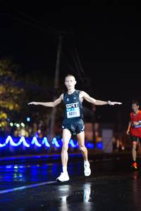 BIB: 40111
                            <button type="button" onclick="openModal(17112227)" class="btn btn-primary btn-sm float-right btn-popup" data-toggle="modal" data-target=".modal-high-quality">
                        <i class="fas fa-shopping-cart"></i> Add to Cart
                    </button>
                                            <button type="button" onclick="isThisMe(17112227, true)" class="btn btn-success btn-sm float-right btn-popup btn-isme hidden" data-toggle="tooltip" data-placement="bottom" title="นี่คือรูปของคุณใช่ไหม คลิกที่นี่เพื่อเอาเข้าอัลบั้ม">
                        <i class="fas fa-plus"></i> Add to album
                    </button>
                    <button type="button" onclick="isThisMe(17112227, false)" class="btn btn-warning btn-sm float-right btn-popup btn-isnotme hidden">
                        <i class="fas fa-ban"></i> Remove from album
                    </button>