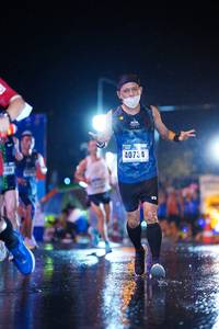 BIB: 4073
                            <button type="button" onclick="openModal(16733925)" class="btn btn-primary btn-sm float-right btn-popup" data-toggle="modal" data-target=".modal-high-quality">
                        <i class="fas fa-shopping-cart"></i> Add to Cart
                    </button>
                                            <button type="button" onclick="isThisMe(16733925, true)" class="btn btn-success btn-sm float-right btn-popup btn-isme hidden" data-toggle="tooltip" data-placement="bottom" title="นี่คือรูปของคุณใช่ไหม คลิกที่นี่เพื่อเอาเข้าอัลบั้ม">
                        <i class="fas fa-plus"></i> Add to album
                    </button>
                    <button type="button" onclick="isThisMe(16733925, false)" class="btn btn-warning btn-sm float-right btn-popup btn-isnotme hidden">
                        <i class="fas fa-ban"></i> Remove from album
                    </button>