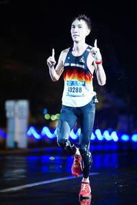 BIB: 40288
                            <button type="button" onclick="openModal(17111693)" class="btn btn-primary btn-sm float-right btn-popup" data-toggle="modal" data-target=".modal-high-quality">
                        <i class="fas fa-shopping-cart"></i> Add to Cart
                    </button>
                                            <button type="button" onclick="isThisMe(17111693, true)" class="btn btn-success btn-sm float-right btn-popup btn-isme hidden" data-toggle="tooltip" data-placement="bottom" title="นี่คือรูปของคุณใช่ไหม คลิกที่นี่เพื่อเอาเข้าอัลบั้ม">
                        <i class="fas fa-plus"></i> Add to album
                    </button>
                    <button type="button" onclick="isThisMe(17111693, false)" class="btn btn-warning btn-sm float-right btn-popup btn-isnotme hidden">
                        <i class="fas fa-ban"></i> Remove from album
                    </button>