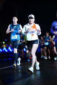 BIB: 207, 42160
                            <button type="button" onclick="openModal(16491659)" class="btn btn-primary btn-sm float-right btn-popup" data-toggle="modal" data-target=".modal-high-quality">
                        <i class="fas fa-shopping-cart"></i> Add to Cart
                    </button>
                                            <button type="button" onclick="isThisMe(16491659, true)" class="btn btn-success btn-sm float-right btn-popup btn-isme hidden" data-toggle="tooltip" data-placement="bottom" title="นี่คือรูปของคุณใช่ไหม คลิกที่นี่เพื่อเอาเข้าอัลบั้ม">
                        <i class="fas fa-plus"></i> Add to album
                    </button>
                    <button type="button" onclick="isThisMe(16491659, false)" class="btn btn-warning btn-sm float-right btn-popup btn-isnotme hidden">
                        <i class="fas fa-ban"></i> Remove from album
                    </button>