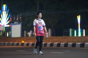 BIB: 100, 44734
                            <button type="button" onclick="openModal(17579419)" class="btn btn-primary btn-sm float-right btn-popup" data-toggle="modal" data-target=".modal-high-quality">
                        <i class="fas fa-shopping-cart"></i> Add to Cart
                    </button>
                                            <button type="button" onclick="isThisMe(17579419, true)" class="btn btn-success btn-sm float-right btn-popup btn-isme hidden" data-toggle="tooltip" data-placement="bottom" title="นี่คือรูปของคุณใช่ไหม คลิกที่นี่เพื่อเอาเข้าอัลบั้ม">
                        <i class="fas fa-plus"></i> Add to album
                    </button>
                    <button type="button" onclick="isThisMe(17579419, false)" class="btn btn-warning btn-sm float-right btn-popup btn-isnotme hidden">
                        <i class="fas fa-ban"></i> Remove from album
                    </button>