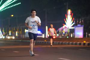 BIB: 42195, 78411
                            <button type="button" onclick="openModal(17579493)" class="btn btn-primary btn-sm float-right btn-popup" data-toggle="modal" data-target=".modal-high-quality">
                        <i class="fas fa-shopping-cart"></i> Add to Cart
                    </button>
                                            <button type="button" onclick="isThisMe(17579493, true)" class="btn btn-success btn-sm float-right btn-popup btn-isme hidden" data-toggle="tooltip" data-placement="bottom" title="นี่คือรูปของคุณใช่ไหม คลิกที่นี่เพื่อเอาเข้าอัลบั้ม">
                        <i class="fas fa-plus"></i> Add to album
                    </button>
                    <button type="button" onclick="isThisMe(17579493, false)" class="btn btn-warning btn-sm float-right btn-popup btn-isnotme hidden">
                        <i class="fas fa-ban"></i> Remove from album
                    </button>