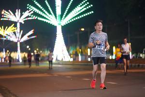 BIB: 41025
                            <button type="button" onclick="openModal(17568929)" class="btn btn-primary btn-sm float-right btn-popup" data-toggle="modal" data-target=".modal-high-quality">
                        <i class="fas fa-shopping-cart"></i> Add to Cart
                    </button>
                                            <button type="button" onclick="isThisMe(17568929, true)" class="btn btn-success btn-sm float-right btn-popup btn-isme hidden" data-toggle="tooltip" data-placement="bottom" title="นี่คือรูปของคุณใช่ไหม คลิกที่นี่เพื่อเอาเข้าอัลบั้ม">
                        <i class="fas fa-plus"></i> Add to album
                    </button>
                    <button type="button" onclick="isThisMe(17568929, false)" class="btn btn-warning btn-sm float-right btn-popup btn-isnotme hidden">
                        <i class="fas fa-ban"></i> Remove from album
                    </button>