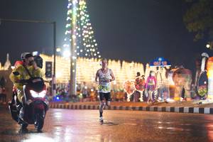 BIB: 240
                            <button type="button" onclick="openModal(17107938)" class="btn btn-primary btn-sm float-right btn-popup" data-toggle="modal" data-target=".modal-high-quality">
                        <i class="fas fa-shopping-cart"></i> Add to Cart
                    </button>
                                            <button type="button" onclick="isThisMe(17107938, true)" class="btn btn-success btn-sm float-right btn-popup btn-isme hidden" data-toggle="tooltip" data-placement="bottom" title="นี่คือรูปของคุณใช่ไหม คลิกที่นี่เพื่อเอาเข้าอัลบั้ม">
                        <i class="fas fa-plus"></i> Add to album
                    </button>
                    <button type="button" onclick="isThisMe(17107938, false)" class="btn btn-warning btn-sm float-right btn-popup btn-isnotme hidden">
                        <i class="fas fa-ban"></i> Remove from album
                    </button>