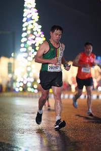 BIB: 20297
                            <button type="button" onclick="openModal(17213251)" class="btn btn-primary btn-sm float-right btn-popup" data-toggle="modal" data-target=".modal-high-quality">
                        <i class="fas fa-shopping-cart"></i> Add to Cart
                    </button>
                                            <button type="button" onclick="isThisMe(17213251, true)" class="btn btn-success btn-sm float-right btn-popup btn-isme hidden" data-toggle="tooltip" data-placement="bottom" title="นี่คือรูปของคุณใช่ไหม คลิกที่นี่เพื่อเอาเข้าอัลบั้ม">
                        <i class="fas fa-plus"></i> Add to album
                    </button>
                    <button type="button" onclick="isThisMe(17213251, false)" class="btn btn-warning btn-sm float-right btn-popup btn-isnotme hidden">
                        <i class="fas fa-ban"></i> Remove from album
                    </button>