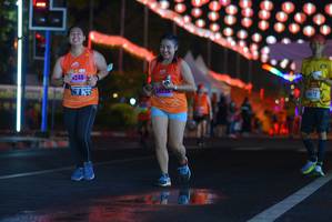 BIB: 4240, 94238, 072
                            <button type="button" onclick="openModal(17535200)" class="btn btn-primary btn-sm float-right btn-popup" data-toggle="modal" data-target=".modal-high-quality">
                        <i class="fas fa-shopping-cart"></i> Add to Cart
                    </button>
                                            <button type="button" onclick="isThisMe(17535200, true)" class="btn btn-success btn-sm float-right btn-popup btn-isme hidden" data-toggle="tooltip" data-placement="bottom" title="นี่คือรูปของคุณใช่ไหม คลิกที่นี่เพื่อเอาเข้าอัลบั้ม">
                        <i class="fas fa-plus"></i> Add to album
                    </button>
                    <button type="button" onclick="isThisMe(17535200, false)" class="btn btn-warning btn-sm float-right btn-popup btn-isnotme hidden">
                        <i class="fas fa-ban"></i> Remove from album
                    </button>
