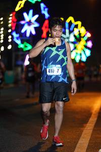 BIB: 410
                            <button type="button" onclick="openModal(17789013)" class="btn btn-primary btn-sm float-right btn-popup" data-toggle="modal" data-target=".modal-high-quality">
                        <i class="fas fa-shopping-cart"></i> Add to Cart
                    </button>
                                            <button type="button" onclick="isThisMe(17789013, true)" class="btn btn-success btn-sm float-right btn-popup btn-isme hidden" data-toggle="tooltip" data-placement="bottom" title="นี่คือรูปของคุณใช่ไหม คลิกที่นี่เพื่อเอาเข้าอัลบั้ม">
                        <i class="fas fa-plus"></i> Add to album
                    </button>
                    <button type="button" onclick="isThisMe(17789013, false)" class="btn btn-warning btn-sm float-right btn-popup btn-isnotme hidden">
                        <i class="fas fa-ban"></i> Remove from album
                    </button>